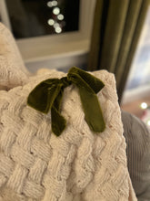 Chenille throw with silk velvet bows